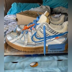 Off-White × Air Rubber Dunk
'University Blue'